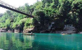 umngot river in meghalaya