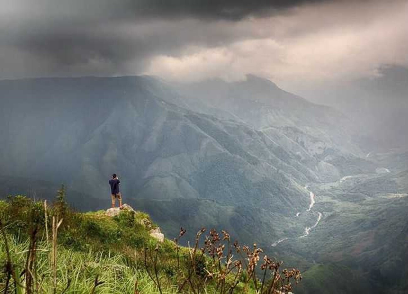 Discover Laitlum Viewpoint: A Budget Traveler's Dream in Meghalaya